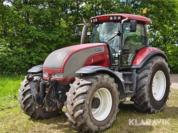 Traktor Valtra S260-4
