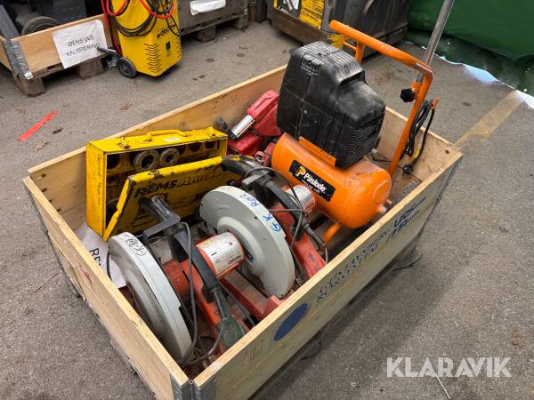 Kompressor, metalafkorter og gevindskærer - 1 palle