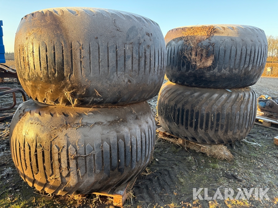 Dæk med fælg  850/50-30.5  4 styk