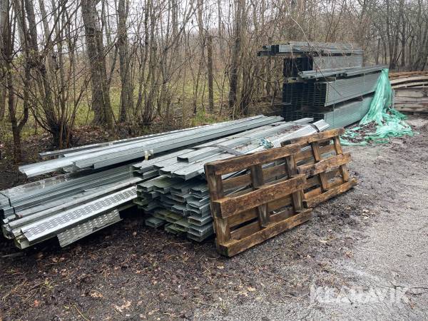 Diverse Stålreglar i forskellige mål