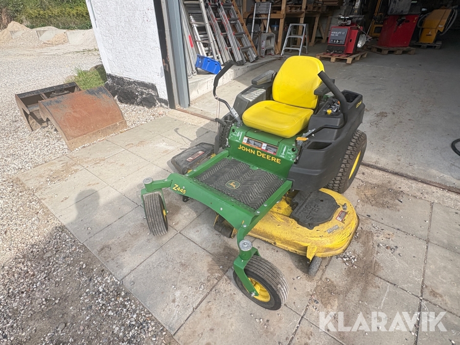 Zeroturn John Deere Z445 EZtrak