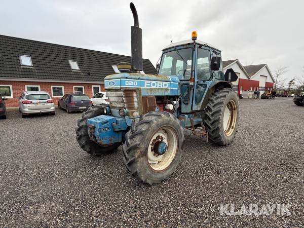 Traktor Ford 8210 1 styk