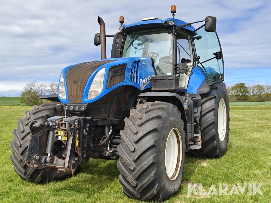 Traktor New Holland T8. 420 Autocommand med front PTO og lift