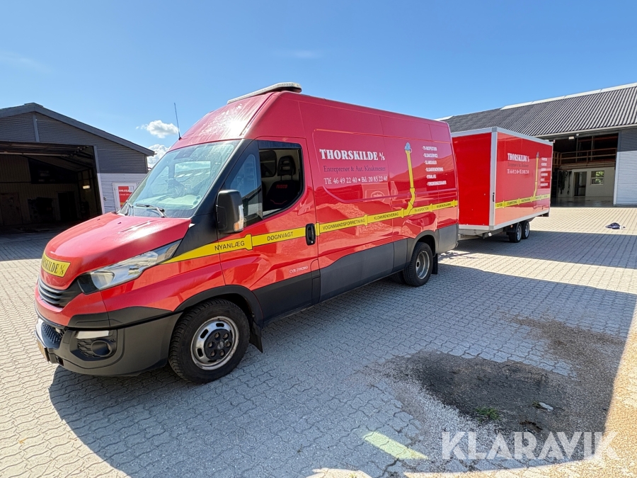 Specialvogn Iveco Daily 35C18H 12M3 med trailer til strømpeforing og Partliner