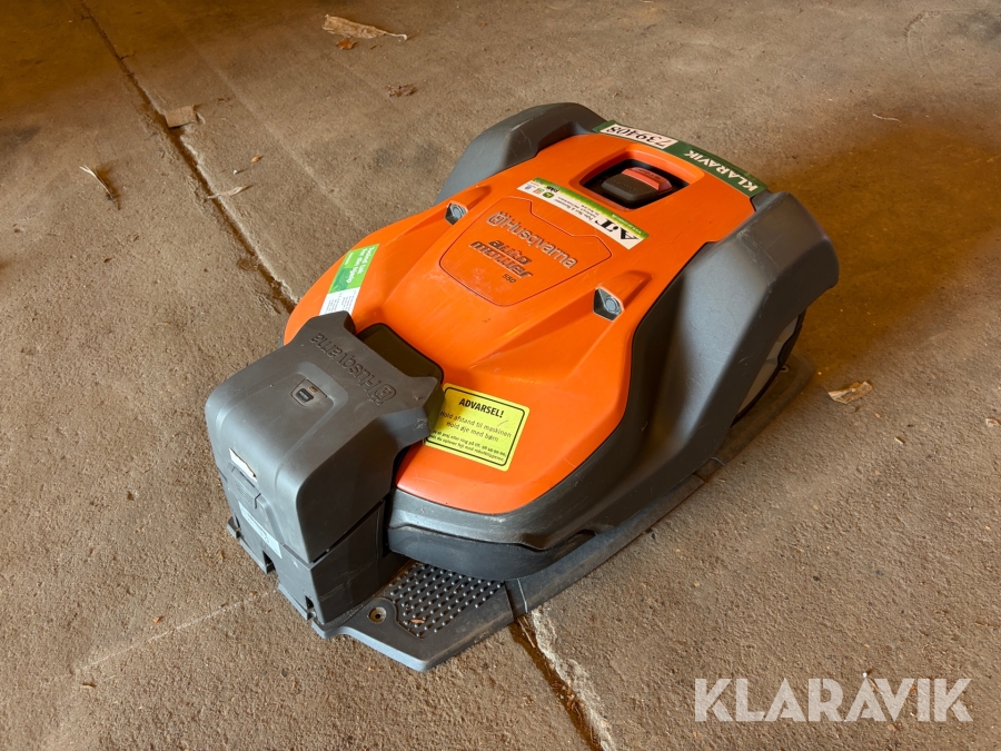 Robot plæneklipper Husqvarna 550 med ladestation