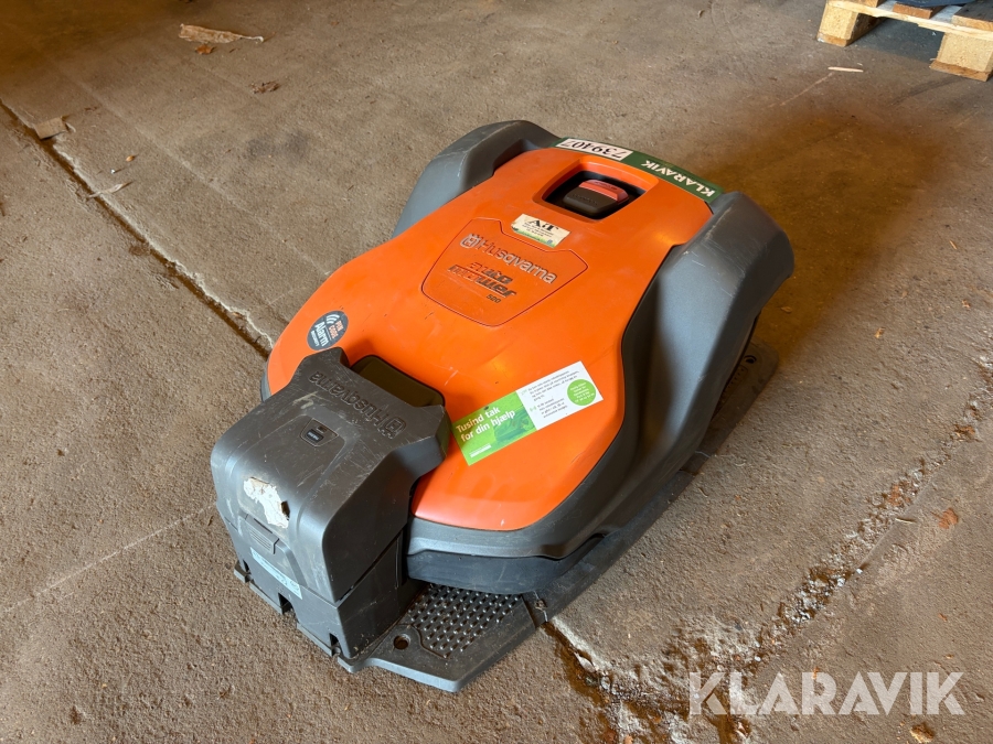 Robot plæneklipper Husqvarna 520 med ladestation