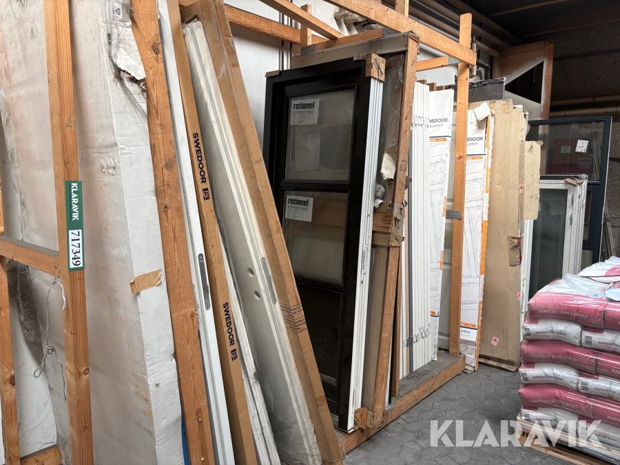 Blanede lot døre og vinduer - stort lot - 38 enheder i alt