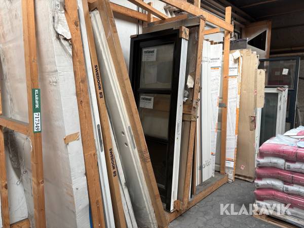 Blanede lot døre og vinduer - stort lot - 38 enheder i alt