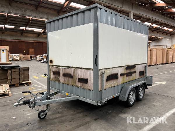 Lukket trailer Variant 2000kg - med bremser
