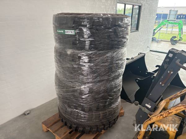 Entreprenørdæk med fælge Goodyear Powerload 4 styk