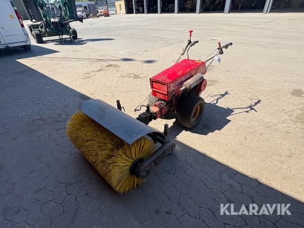 2 hjulet traktor med kost Gravely 12