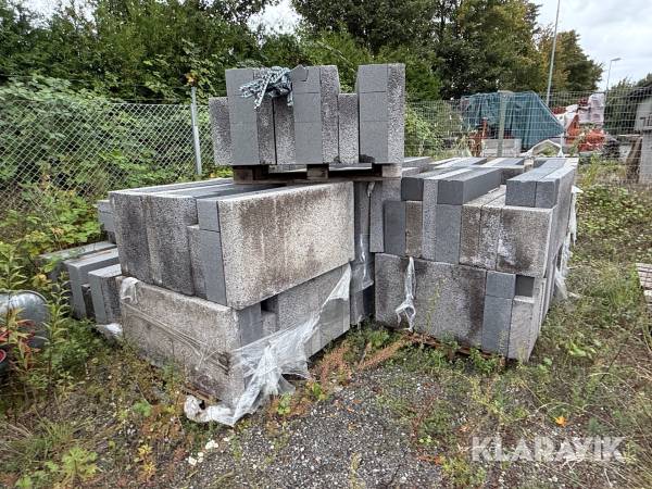 Hjørneblokke Thunder med isolering antal ukendt. 