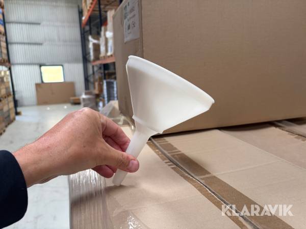 Parti med plastik tragte Ø15 cm - 1639 styk