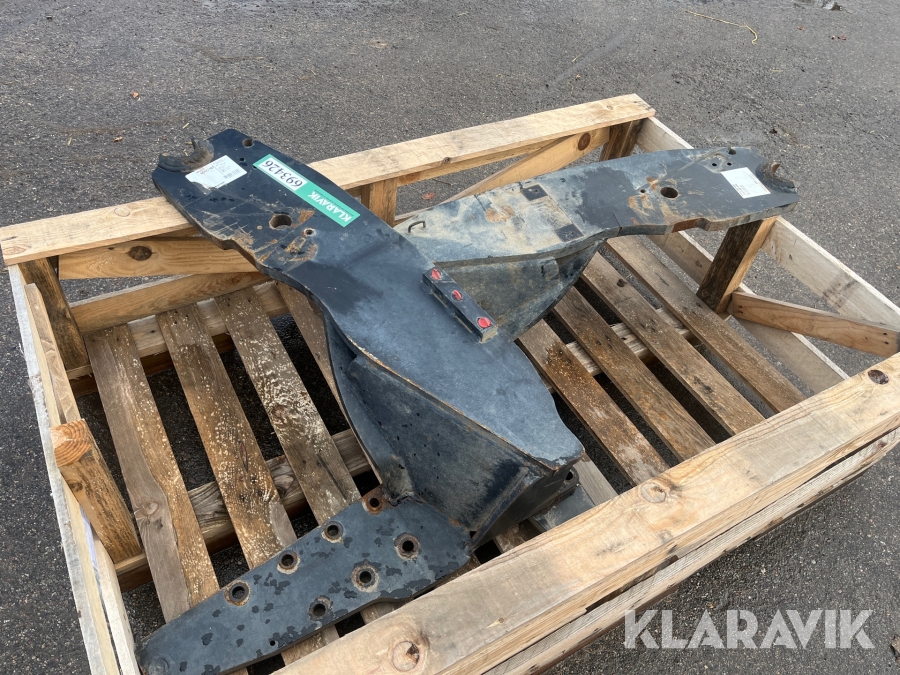 Beslag til frontlæsser Ålø passer på John Deere 6250R