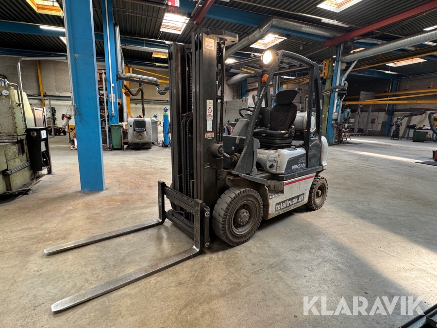 Truck Nissan 20 UD02A20P0