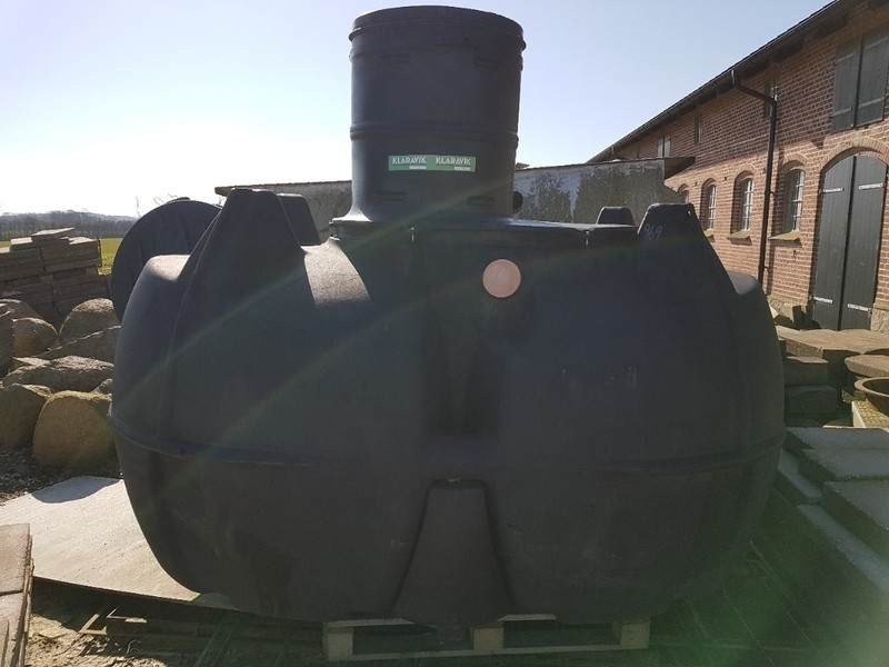 Septitank/ Trix tank med prop  til pumpe