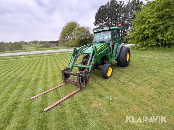 Traktor John Deere 4520 med frontlæsser frontlift gafler og skovl