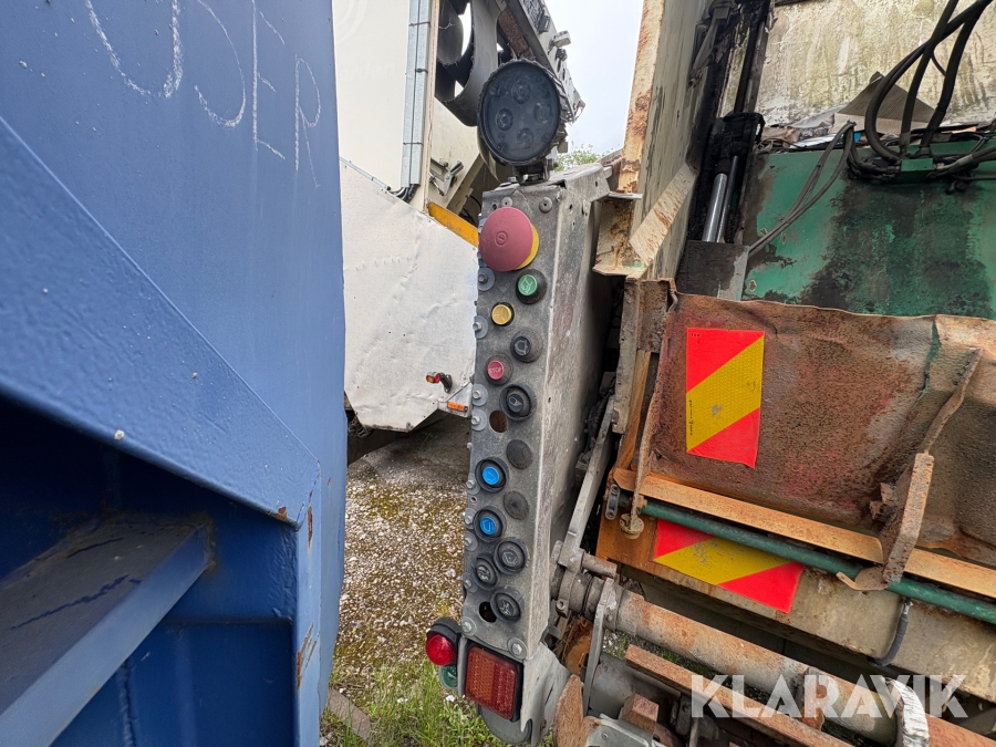 Renovationsbil Mercedes-Benz Econic 26 (L 6X2/4 NLA)