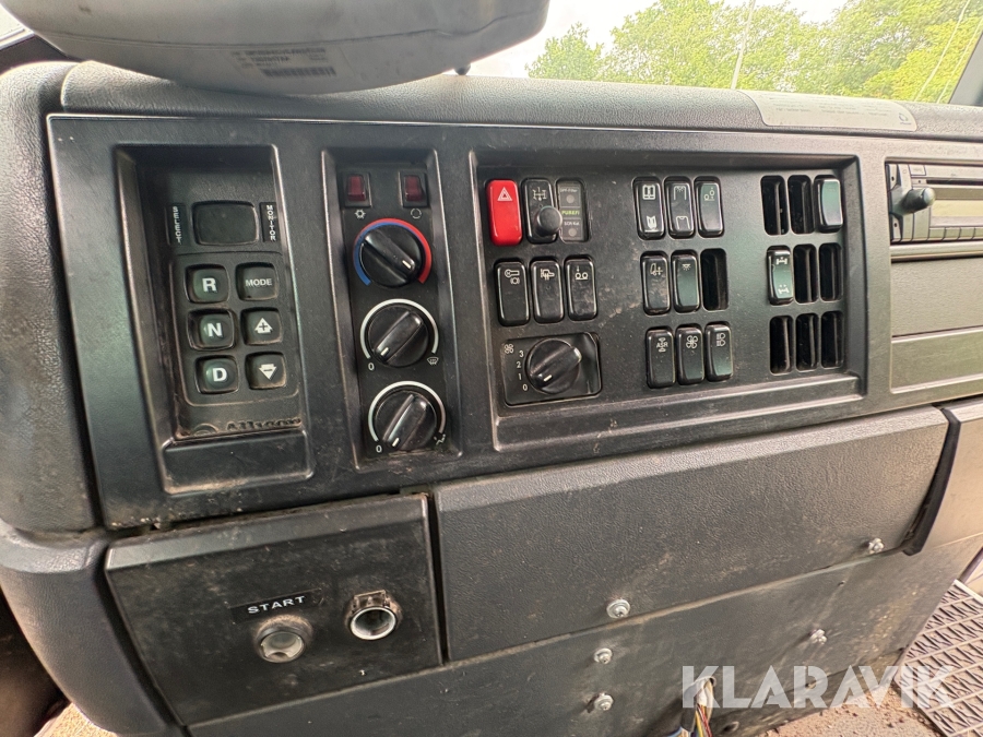 Renovationsbil Mercedes-Benz Econic 26 (L 6X2/4 NLA)