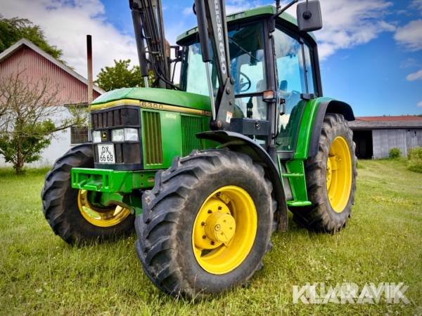 Traktor John Deere 6300 med frontlæsser