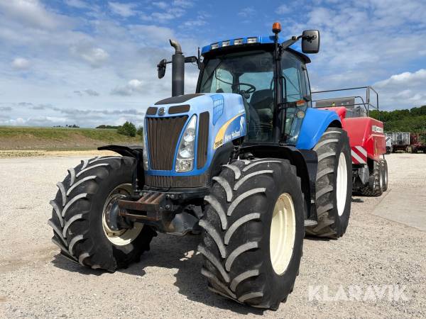 Traktor New Holland T8040