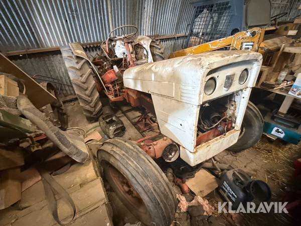 Veteran traktor David Brown 880