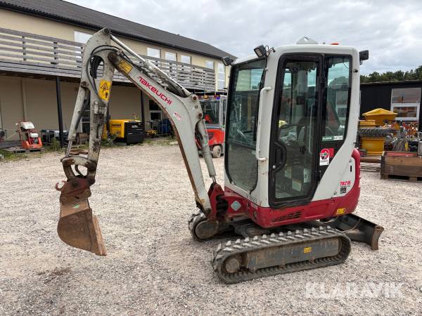 Gravemaskine Takeuchi TB216 med kabine