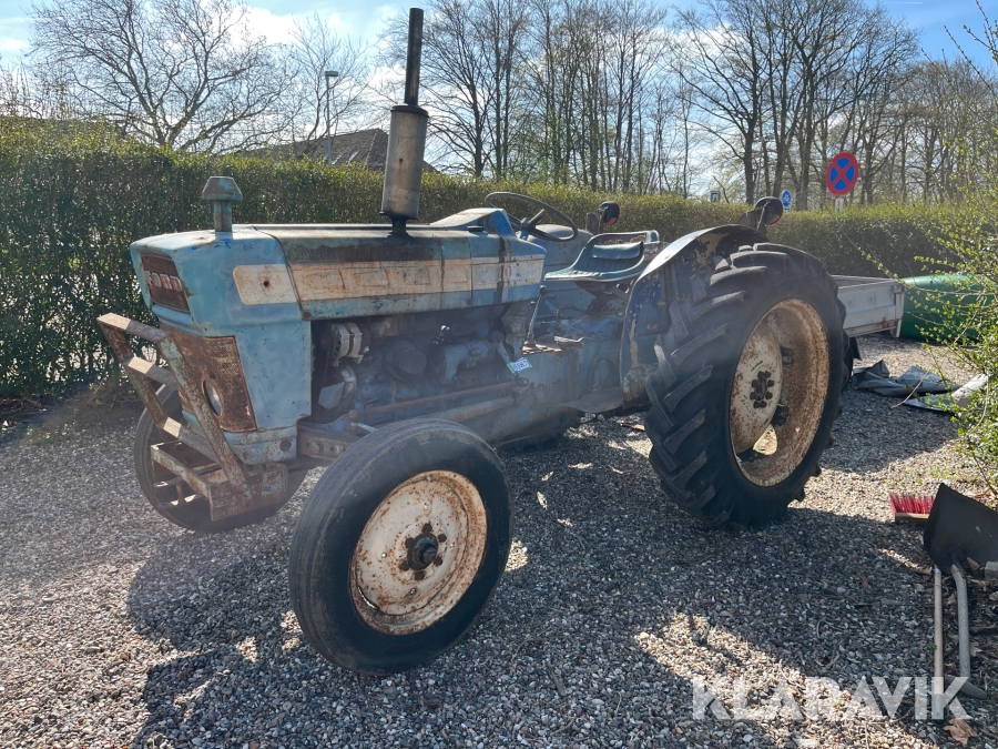Traktor Ford