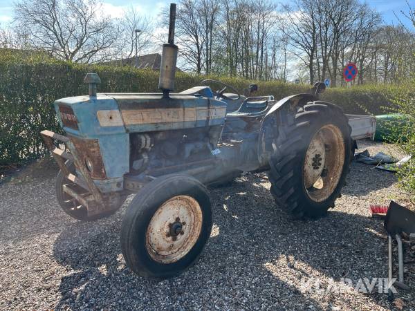 Traktor Ford