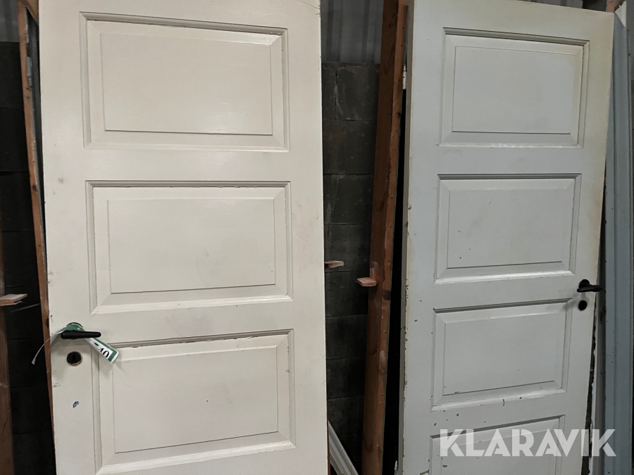 Døre 2 styk massiv døre med karm