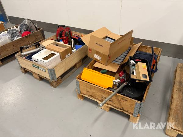 Samlet lot industri udstyr 2 paller