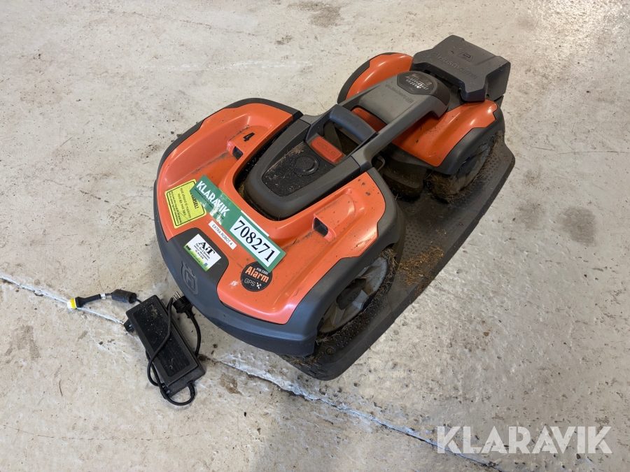 Robot plæneklipper Husqvarna Automower 535 knækstyret med ladestation