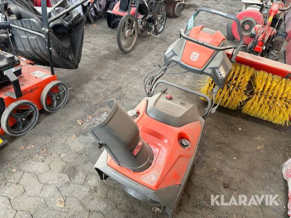 Sneslynge Husqvarna ST 121E Benzindrevet med elstart 1 styk
