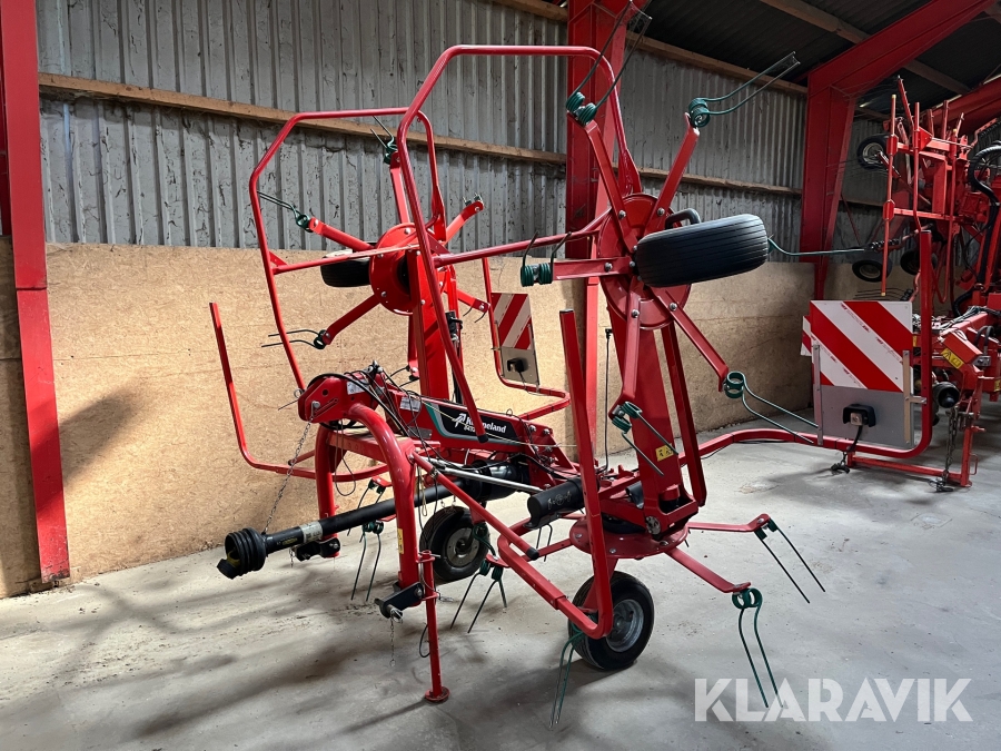 Rive Kverneland 8452 rotary tedder