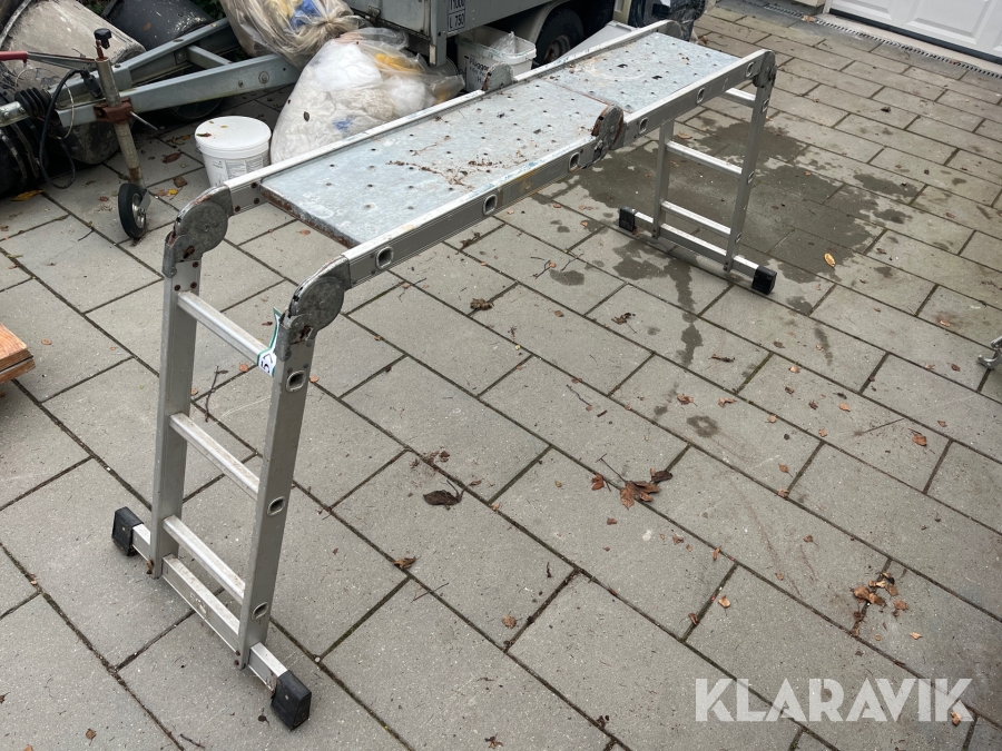 Multistige med platform