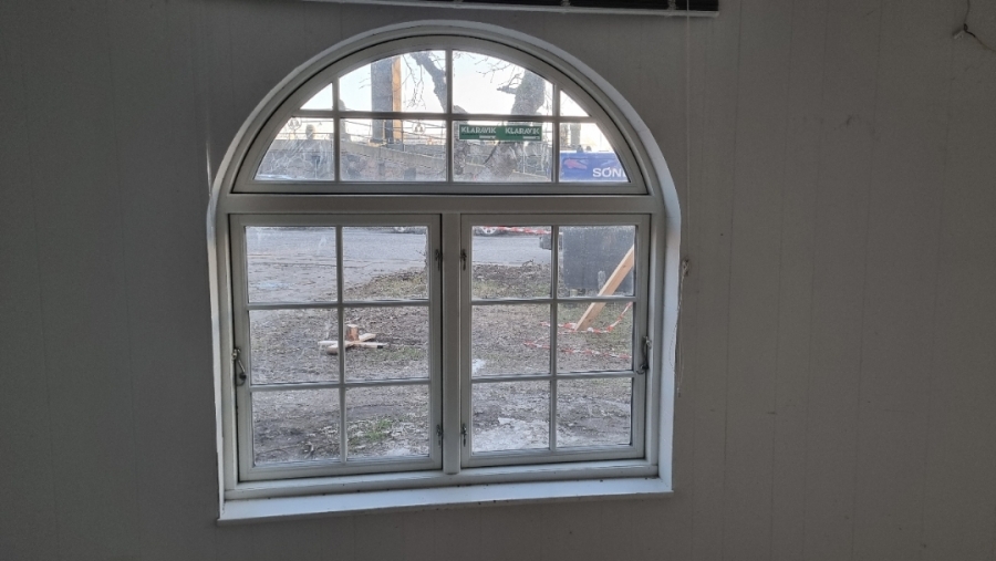 Vinduer med top rundning