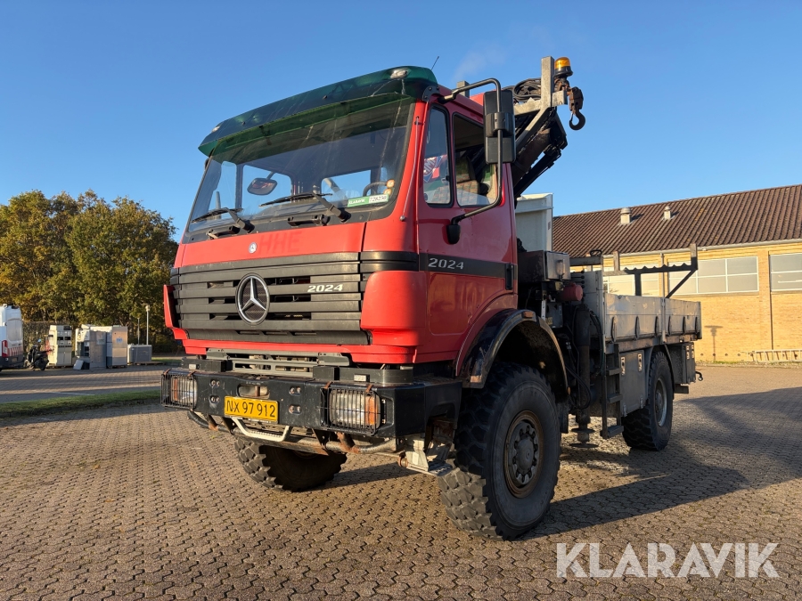 Kranlastbil Mercedes-Benz 2024 4x4 med mandskabskurv