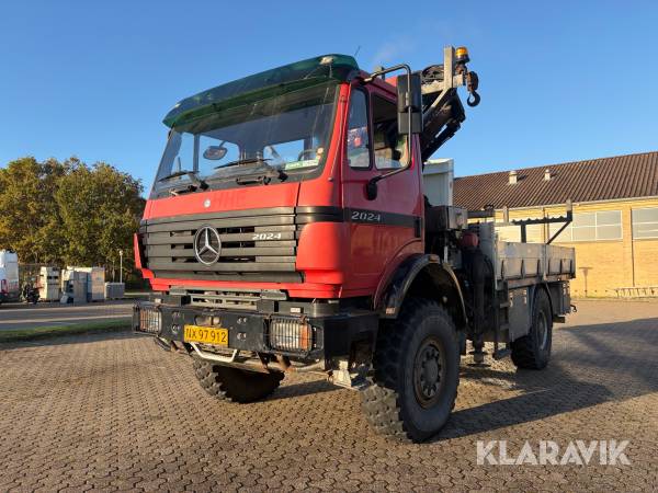 Kranlastbil Mercedes-Benz 2024 4x4 med mandskabskurv
