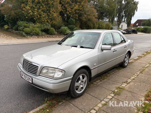 Veteranbil Mercedes-Benz C180