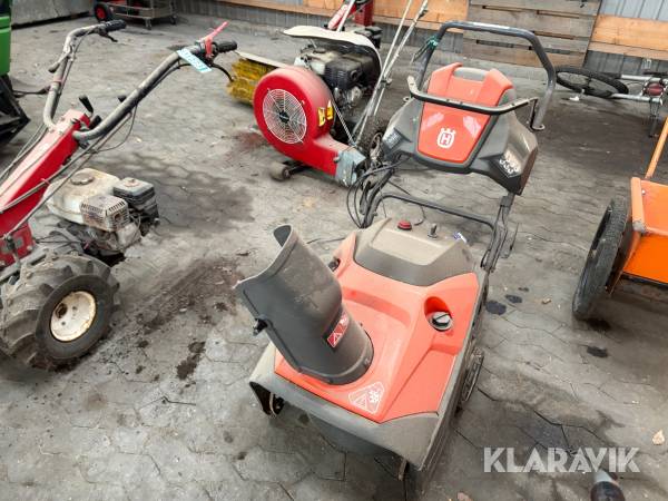 Sneslynge Husqvarna ST 121E Benzindrevet med elstart 1 styk