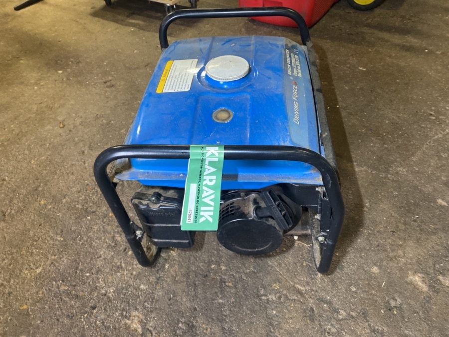 Benzin generator