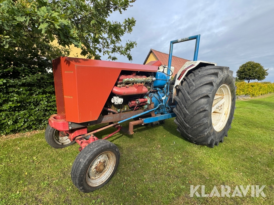 Traktor ombygget til træk