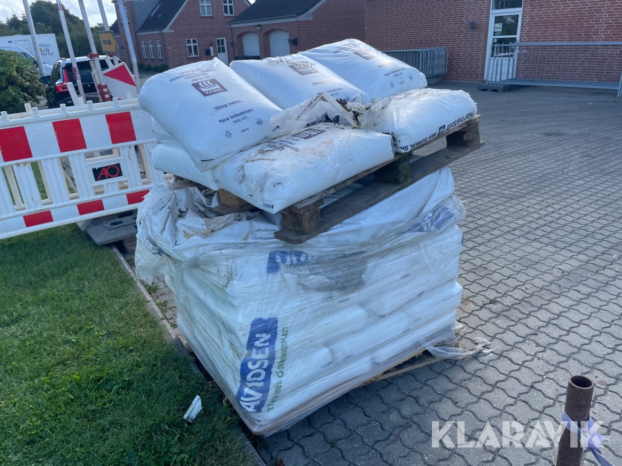 Urea vejsalt 25kg x 35 styk
