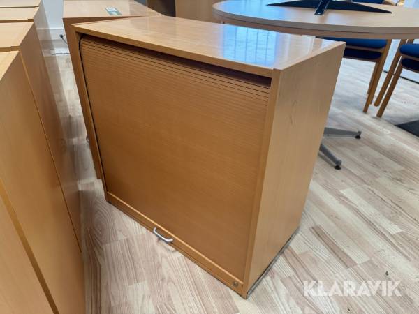 Skabe/reoler 2 styks