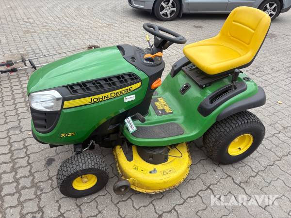 Græsslåmaskine John Deere X125 tractor
