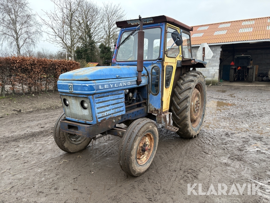 Veterantraktor Leyland 255, Odsherred, Klaravik auktioner