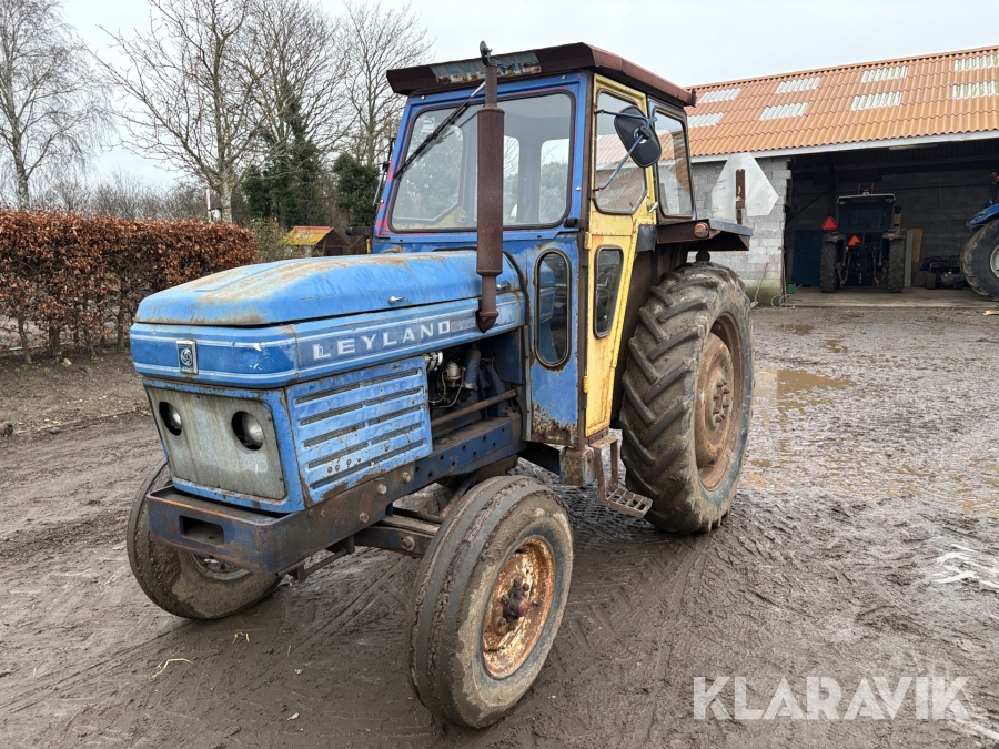 Veterantraktor Leyland 255, Odsherred, Klaravik auktioner