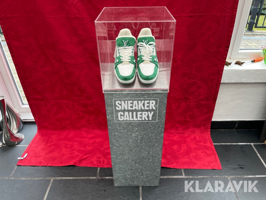 Sko display, Silkeborg, Klaravik auktioner
