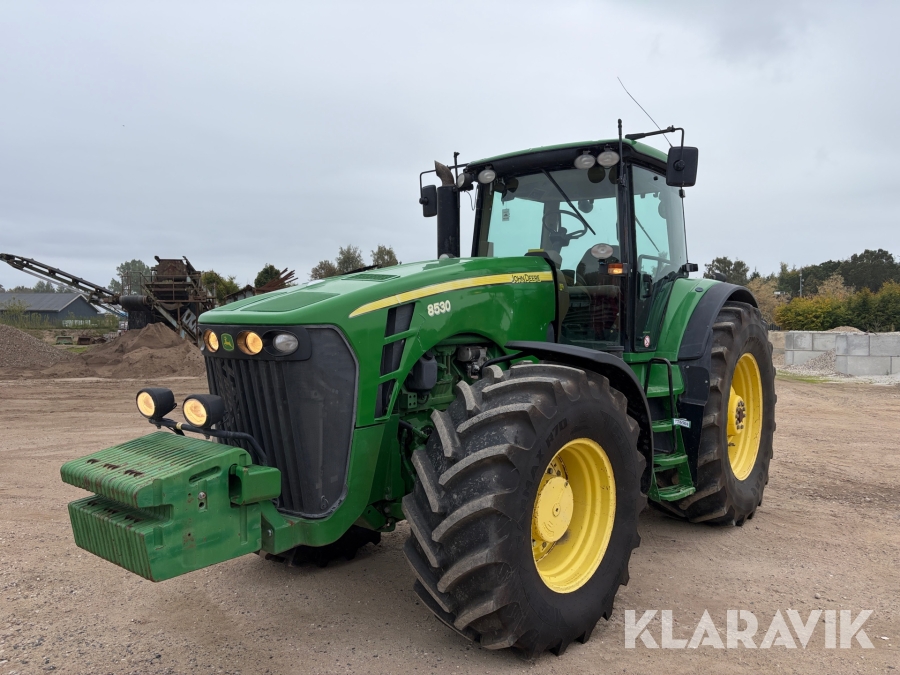 Traktor John Deere 8530