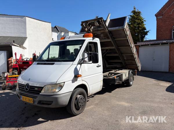 Lastbil Mercedes-Benz Sprinter 616 Cdi med wirehejs